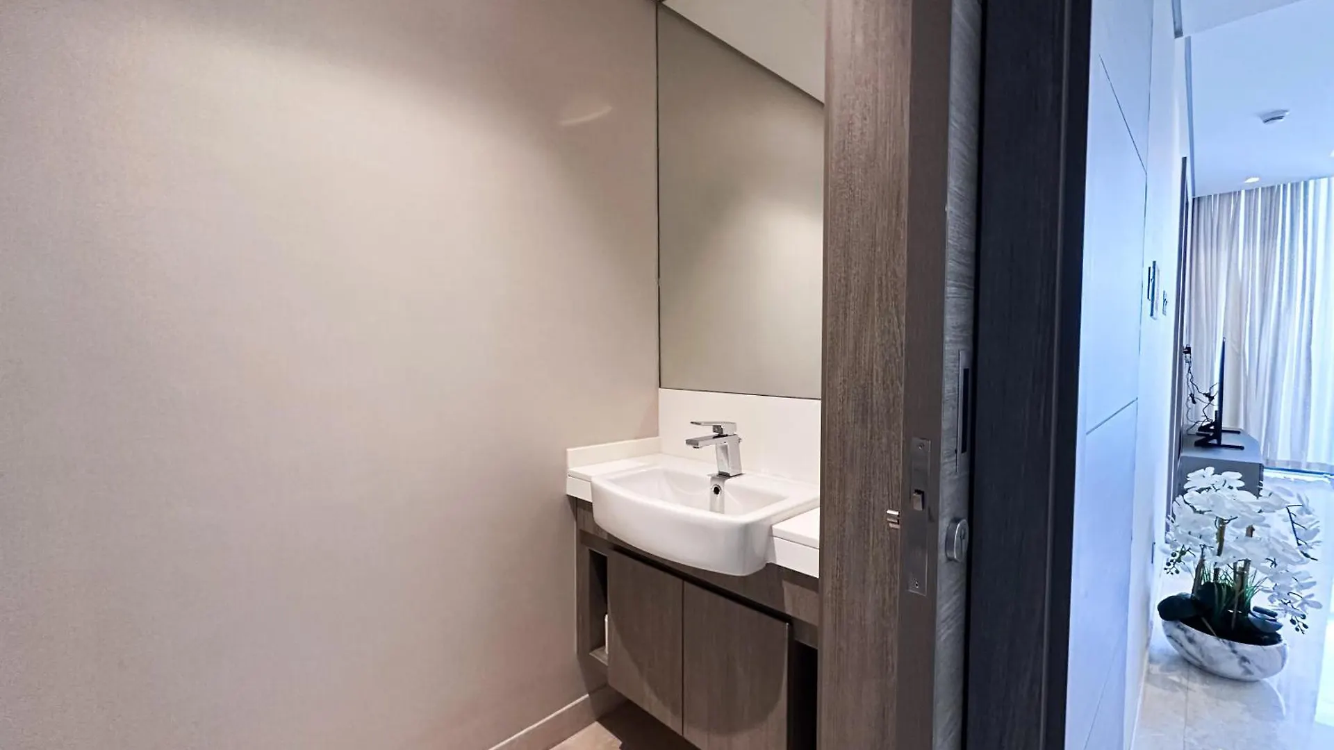 Chic 1-Bedroom In Sterling Tower, Downtown Stay - 17Ab05 Dubai