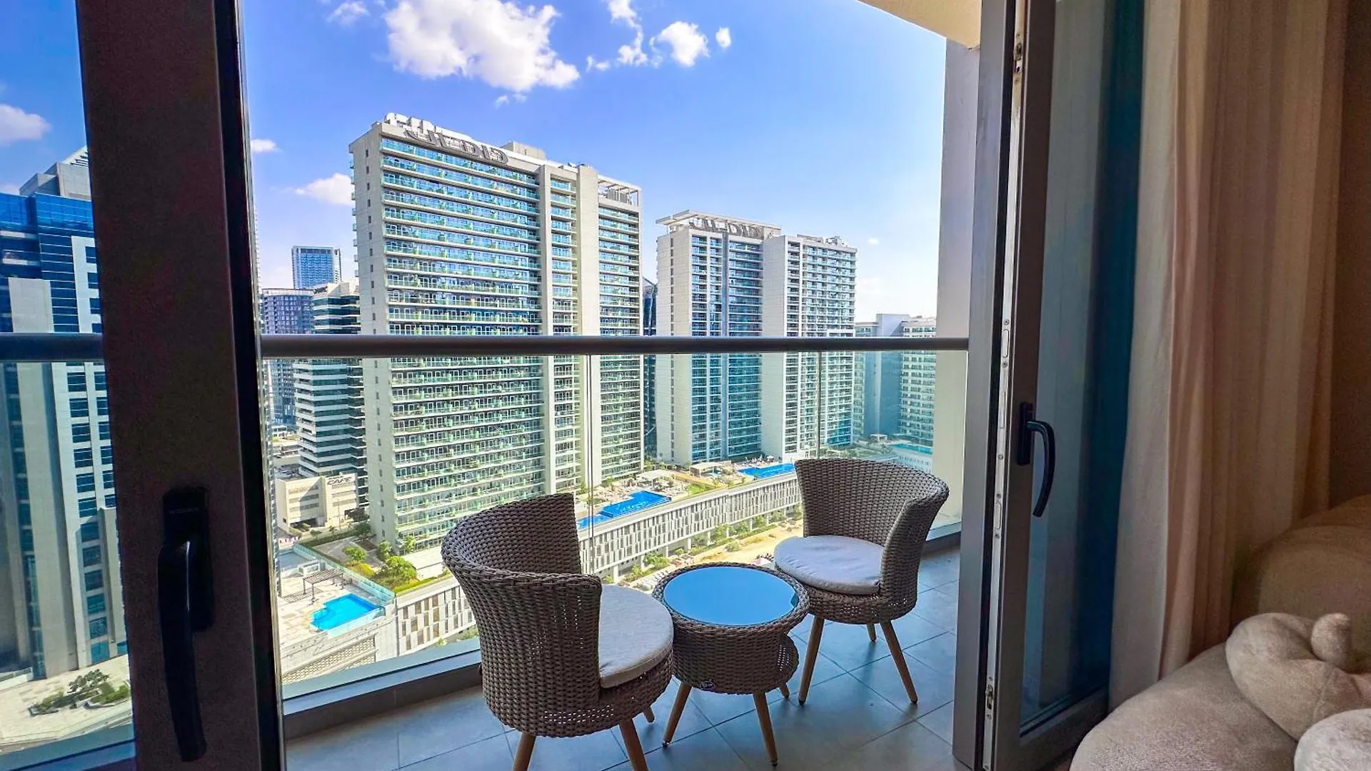 Chic 1-Bedroom In Sterling Tower, Downtown Stay - 17Ab05 Dubai